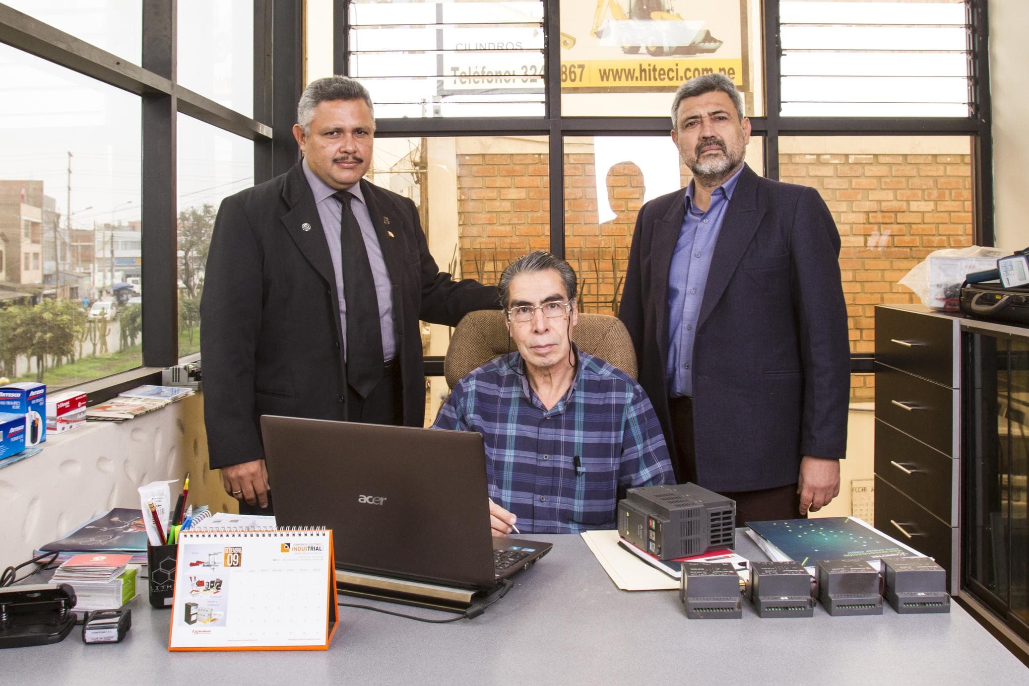 Equipo fundador de Lithium en su oficina